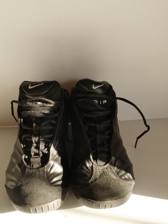 Black Nike Air Flightposite basketball shoes, released in 1999 Size 10.5 main image 10